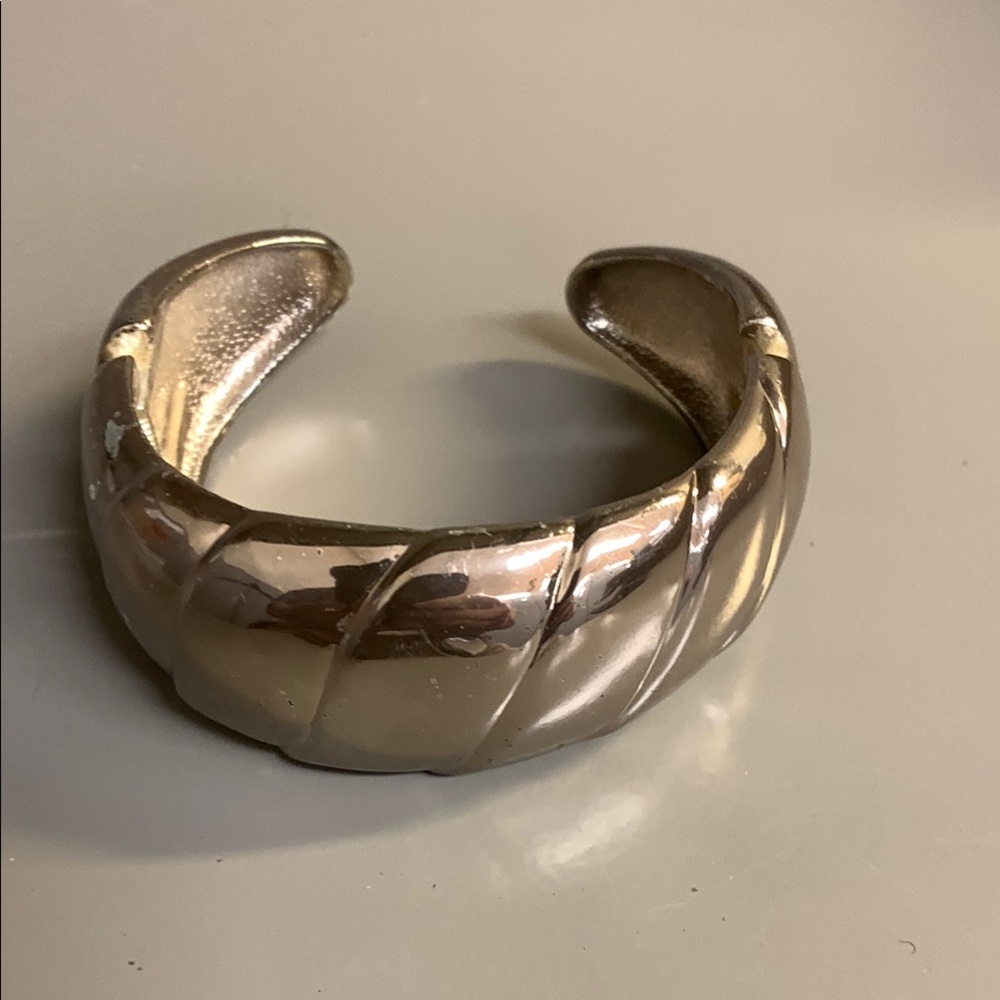 Avon Silver-Tone Clutch Bracelet